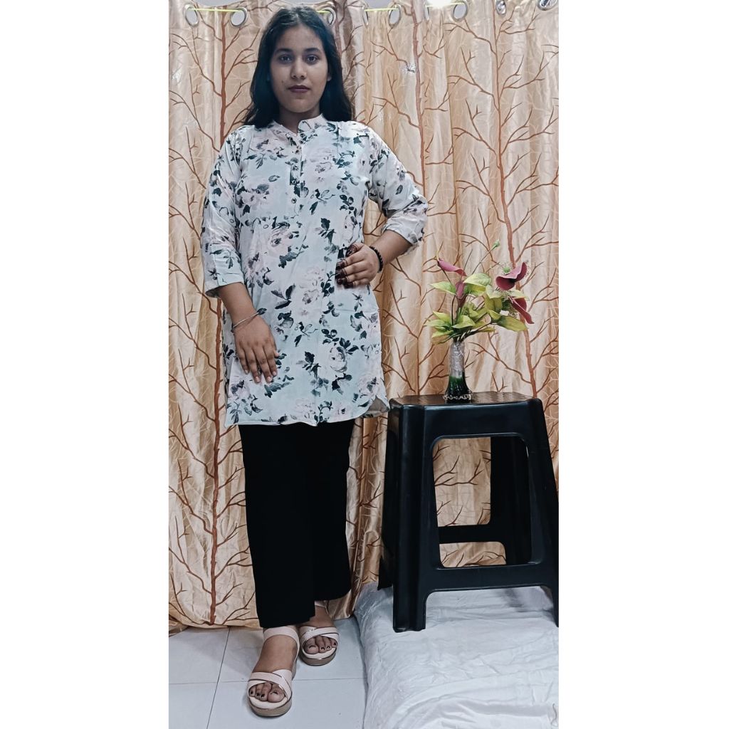 Women’s White Floral Printed Straight Kurta